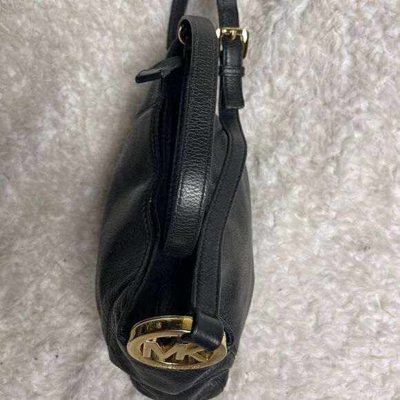 Michael Kors Fulton Black Leather shoulder /Cross Body bag Big Logo MK Medallion - Picture 1 of 10
